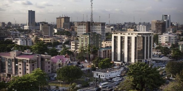 Un hôpital du Nigeria en quarantaine après un cas mortel d'Ebola[reuters.com]