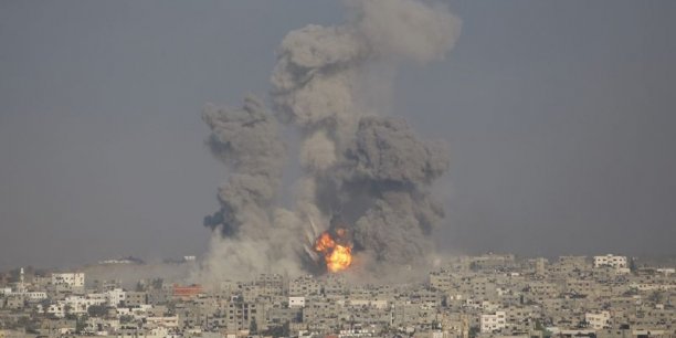 L'armée israélienne poursuit son pilonnage de la bande de Gaza[reuters.com]