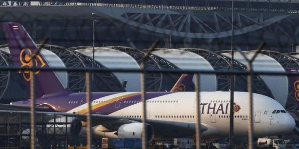 Thai Airways compte supprimer 6.000 emplois d'ici 2018[reuters.com]