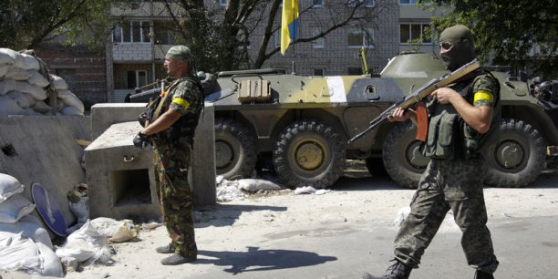 Combats à Louhansk et Donetsk, fiefs rebelles de l'est ukrainien[reuters.com]