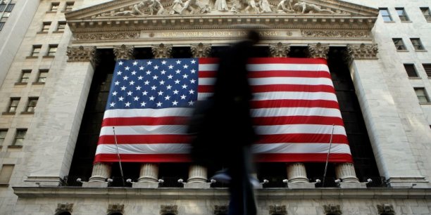 Wall Street ouvre en léger recul avant les minutes de la Fed [reuters.com]