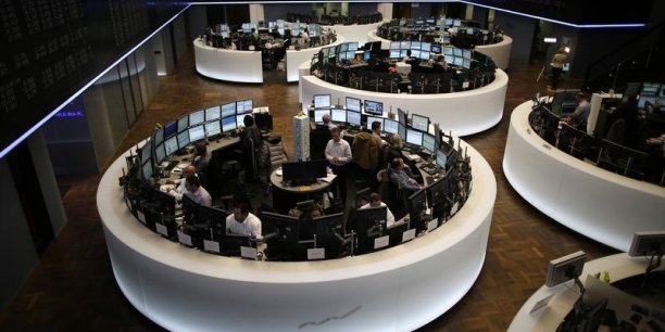 Les Bourses européennes accentuent leurs pertes à mi-séance[reuters.com]