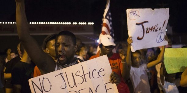 Nouvelles manifestations dans le calme à Ferguson (Missouri)[reuters.com]