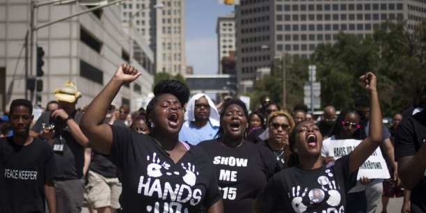 Manifestations dans le calme à Ferguson et Saint-Louis[reuters.com]