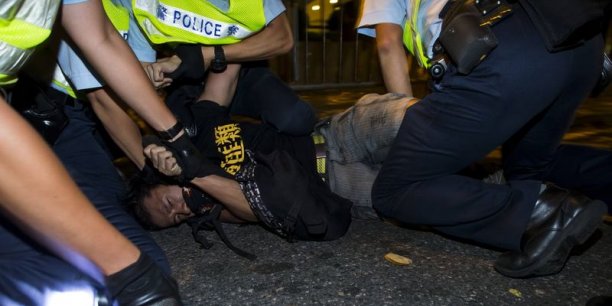Une vingtaine de militants pro-démocratie arrêtés à Hong Kong[reuters.com]