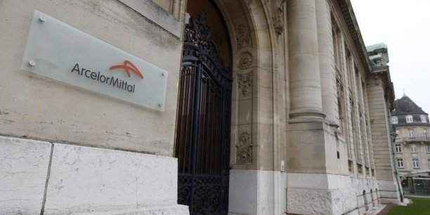 ArcelorMittal affiche 700 recrutements en CDI en France[reuters.com]