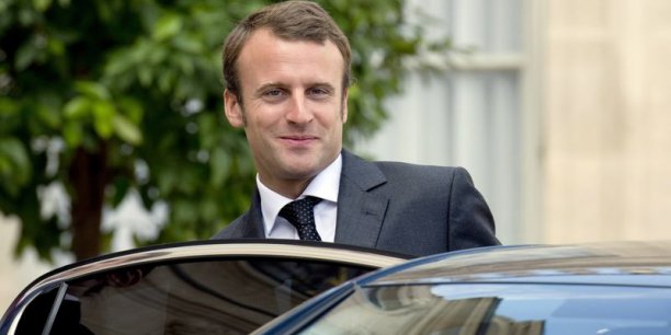 Emmanuel Macron persiste et signe sur les 35 heures[reuters.com]