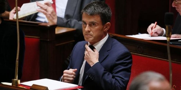 Manuel Valls obtient la confiance mais perd la majorité absolue[reuters.com]