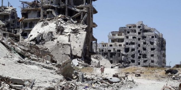 Près de 50 Syriens tués par des frappes loyalistes dans Homs[reuters.com]