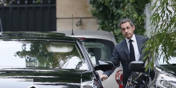 Nicolas Sarkozy, épicentre de la droite et de la gauche[reuters.com]