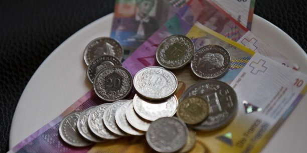 La politique monétaire de la Suisse inchangée, le franc monte[reuters.com]