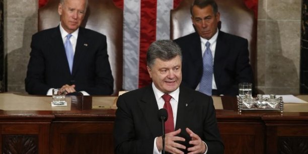 Porochenko réclame un soutien accru devant le Congrès américain[reuters.com]