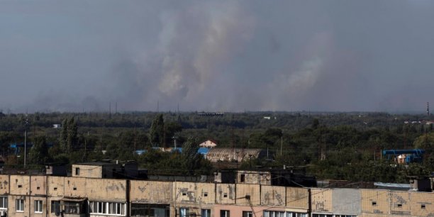 Donetsk secouée par des explosions, accord sur une zone tampon[reuters.com]