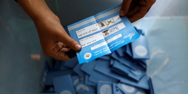 Privés des résultats, certains Afghans regrettent d'avoir voté[reuters.com]