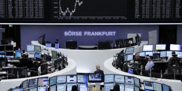Les Bourses européennes clôturent en hausse soutenues par l'euro[reuters.com]