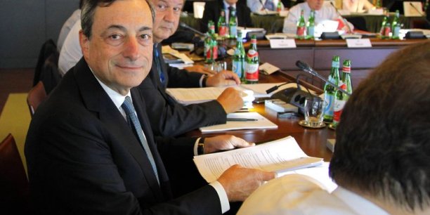 La BCE laisse ses taux inchangés, le principal reste à 0,05%[reuters.com]