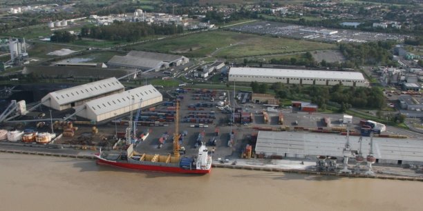Le terminal portuaire de Bassens, ci-dessus, est au coeur de l'activité portuaire, avec celui d'Ambès.