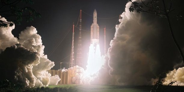 Les ministres chargés de l'espace des pays membres de l'Agence spatiale européenne (ESA) vont décider à partir de mardi du lancement du programme Ariane 6 qui succèdera à Ariane 5 (sur la photo)