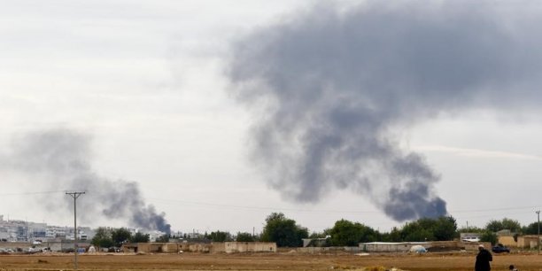 Intenses combats à Kobani, la Turquie exclut d'armer les Kurdes[reuters.com]