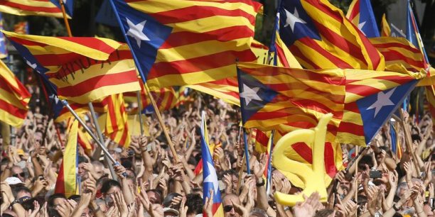 Manifestation à Barcelone pour des élections anticipées[reuters.com]
