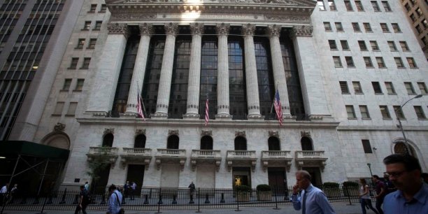 Wall Street ouvre en ordre dispersé, IBM chute[reuters.com]