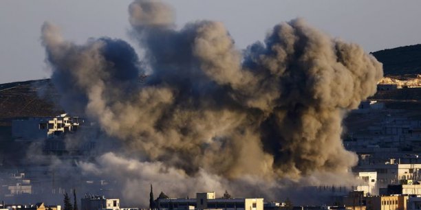Les raids aériens empêchent la chute de Kobani, selon le Pentagone[reuters.com]