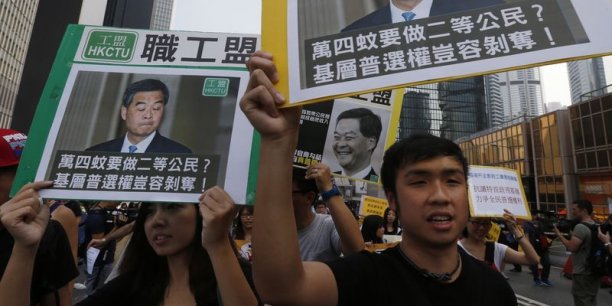 Marche vers le domicile du chef de l'exécutif à Hong Kong[reuters.com]