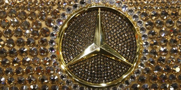 Le bénéfice de Daimler aidé par Mercedes-Benz au 3e trimestre[reuters.com]