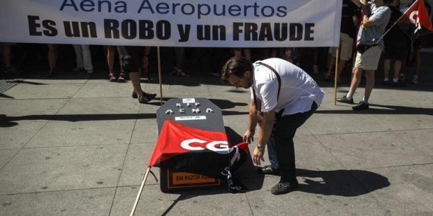 Madrid reporte l'entrée en Bourse de l'opérateur aéroportuaire Aena[reuters.com]