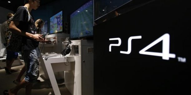 Sony limite sa perte au 2e trimestre grâce à la PlayStation[reuters.com]