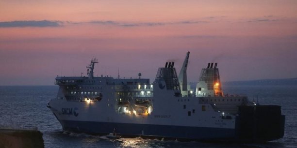 Le dépôt de bilan de la SNCM inquiète dans le port de Marseille[reuters.com]