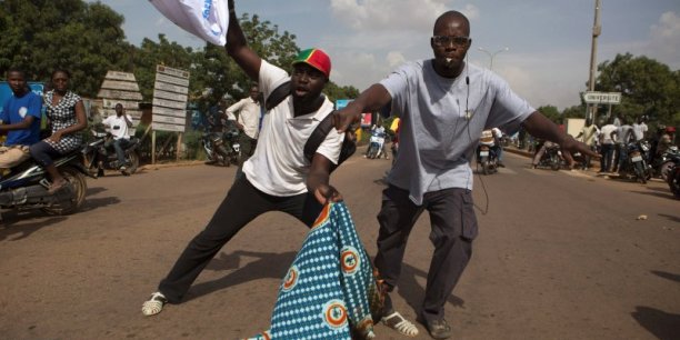 Confusion au Burkina Faso après la démission de Compaoré[reuters.com]