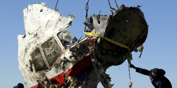 Fin des opérations de collecte sur le site du vol MH17 accidenté[reuters.com]