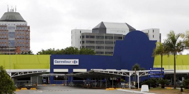Carrefour confirme la vente de 10% de sa filiale au Brésil[reuters.com]