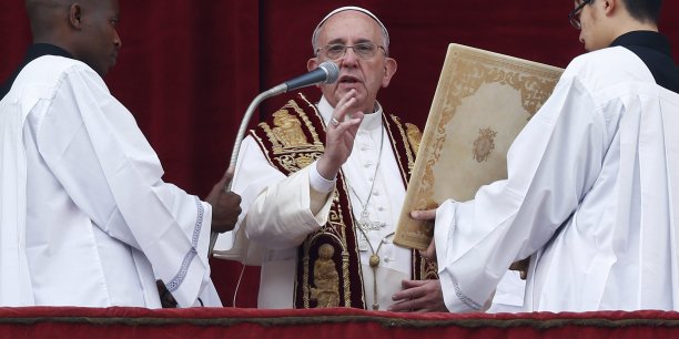 Le pape adresse son message urbi et orbi[reuters.com]