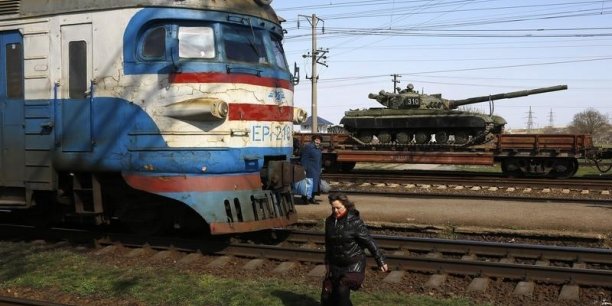 Kiev suspend ses liaisons ferroviaires vers la crimee[reuters.com]