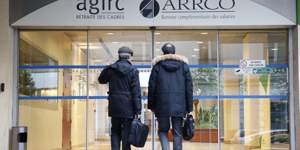 Patronat et syndicats doivent absolument trouver des solutions pour résorber les déficits des régimes de retraites complémentaires des salariés du privé.