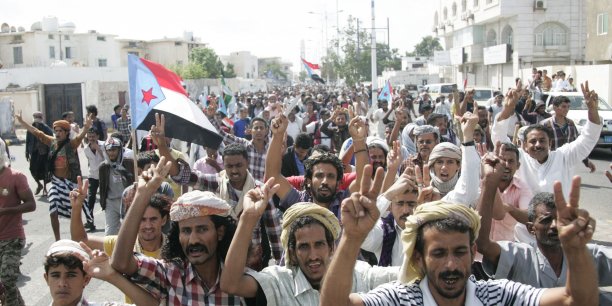 Des milliers de yemenites defilent contre les rebelles houthis[reuters.com]