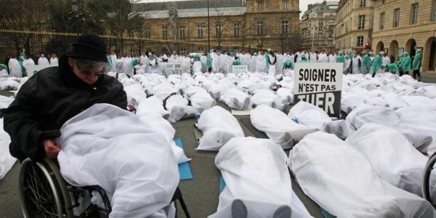 Des milliers de manifestants a paris contre l'euthanasie[reuters.com]