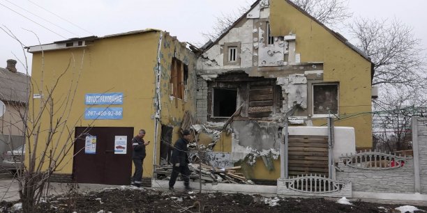 L'ue condamne l'escalade de violence en ukraine et cible moscou[reuters.com]