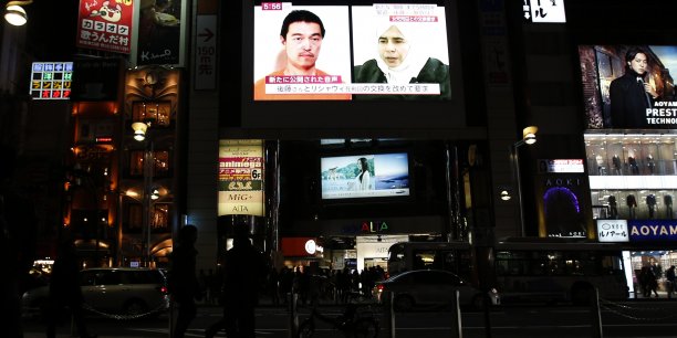 Le japon et la jordanie s’inquietent du sort de leurs otages aux mains de l’etat islamique[reuters.com]