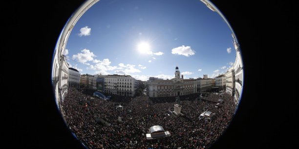 Des milliers d'espagnols defilent contre l'austerite[reuters.com]