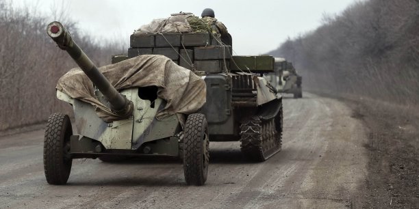 L'armee ukrainienne entame le retrait de ses armes lourdes[reuters.com]