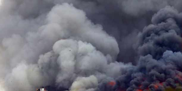 Incendie au centre de conference international au caire[reuters.com]