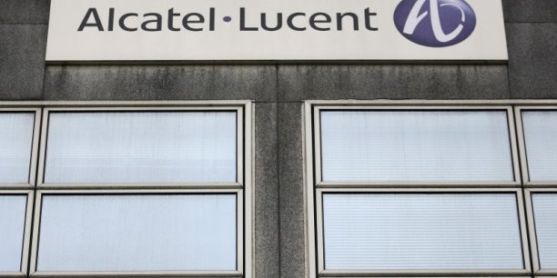 Alcatel-lucent, plus forte baisse du cac 40 a la mi-seance[reuters.com]