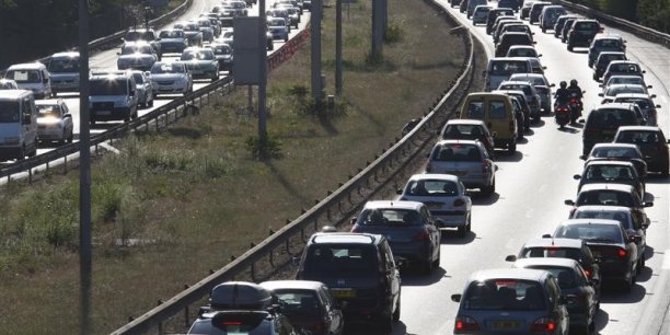 Hausse de 9,3% du marche automobile en mars[reuters.com]