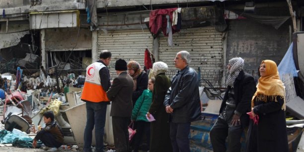 L'ei controle en partie le camp de refugies parlestiniens de yarmouk a damas[reuters.com]