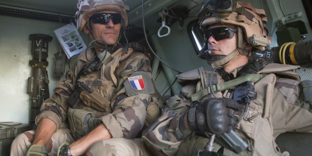 L'armée française a engagé près de 10.000 soldats sur des opérations extérieures, et 10.000 dans le programme Sentinelle.