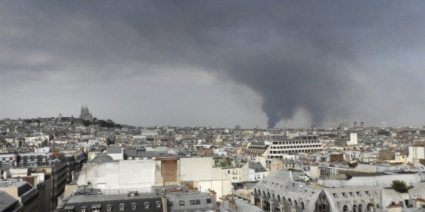 Reprise du trafic au nord de paris apres l’incendie d’un entrepot [reuters.com]