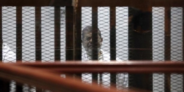 Une peine de 20 ans de prison pour l’ancien president egyptien mohamed morsi[reuters.com]